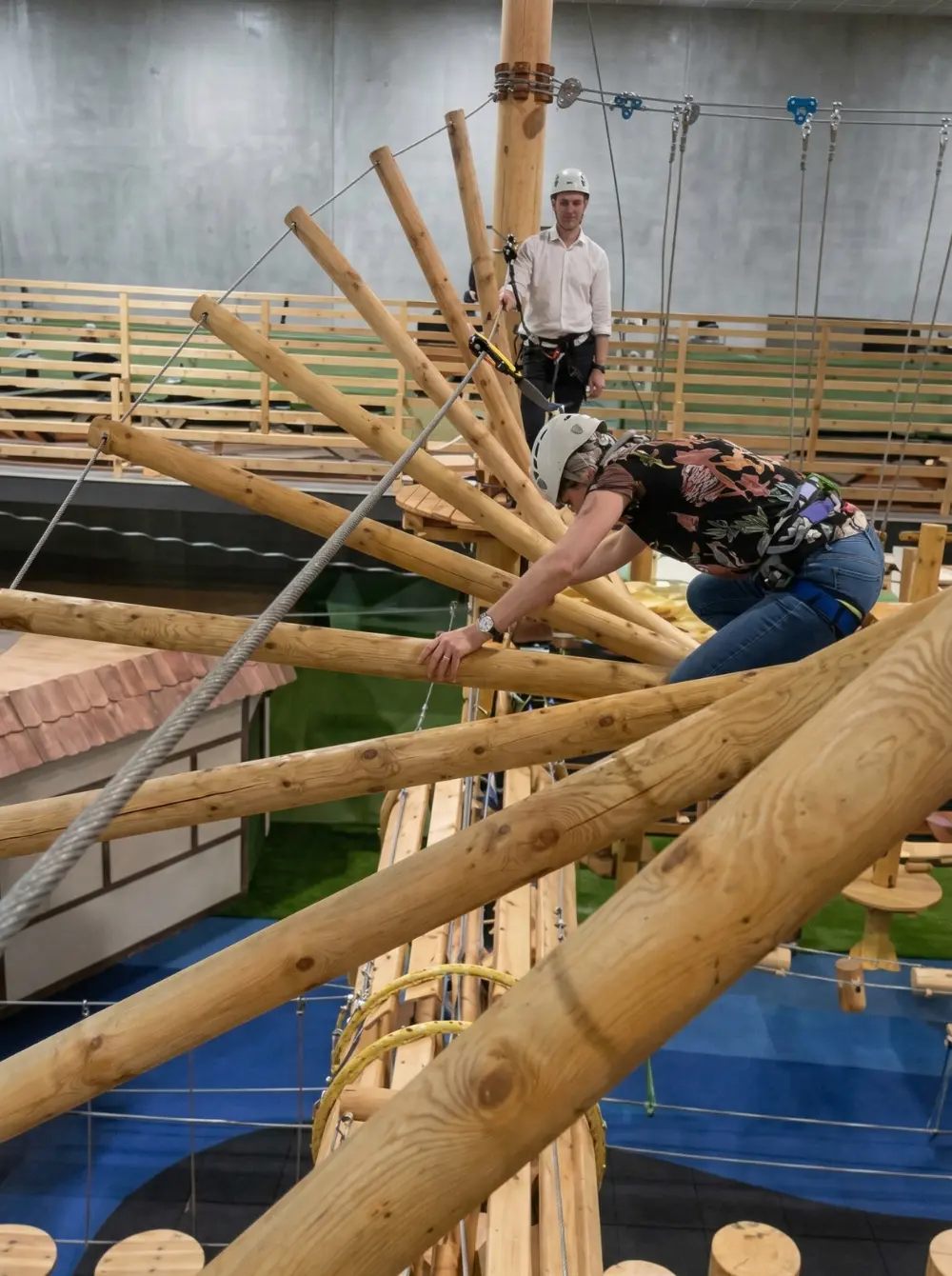 Indoor klimpark geïnstalleerd in een commercieel vrijetijdscentrum