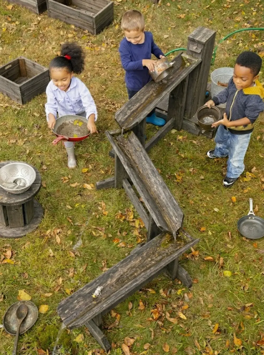 Maatwerk natuurlijk houten speeltoestel van Skywalker Adventure Builders